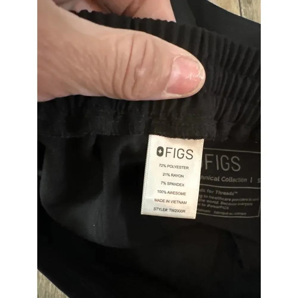 FIGS Men's Black Kade Cargo Scrub Pants Size small